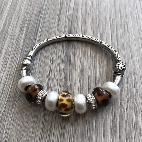 bella Perlina Jewelry - Bella Perlina Silver Bangle Bracelet with Charms.